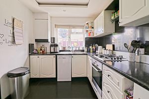 Kitchen- click for photo gallery